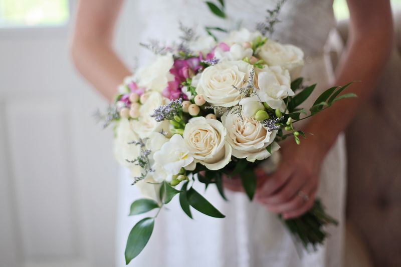 Bouquet blanc élégant interflora mariage